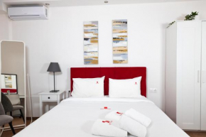 City Plaza Apartments & Rooms